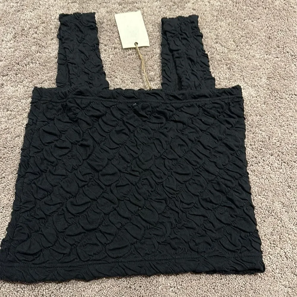 Lightly smocked crop top! NWT EASEL size Medium